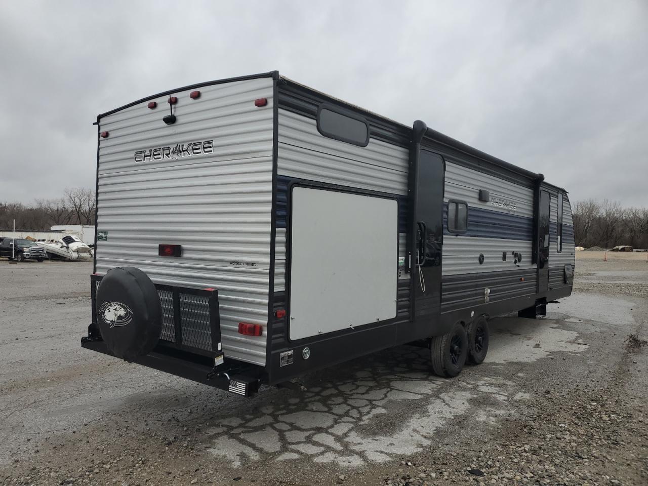 2022 FOREST RIVER Cherokee — VIN 4X4TCKE24NX155606 — photo 4